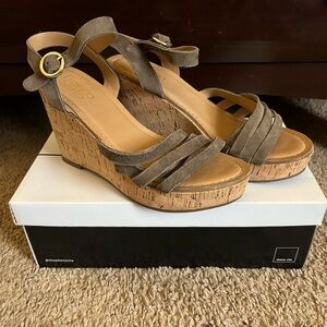 Franco Sarto Green Strap wedge sandals 7.5